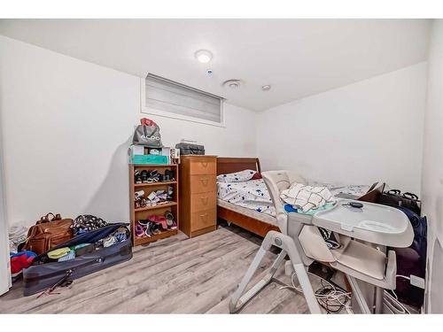 72 Howse Heights Ne, Calgary, AB - Indoor Photo Showing Bedroom