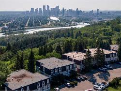 301-324 Cedar Crescent SW Calgary, AB T3C 2Y8