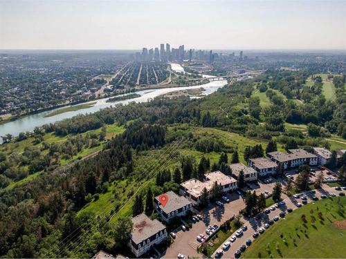 301-324 Cedar Crescent Sw, Calgary, AB - Outdoor With View