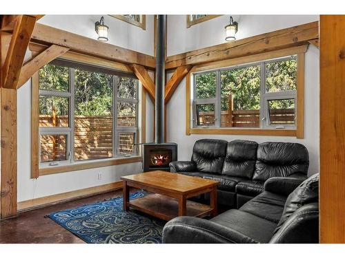 1275 Railway Avenue, Canmore, AB - Indoor Photo Showing Living Room