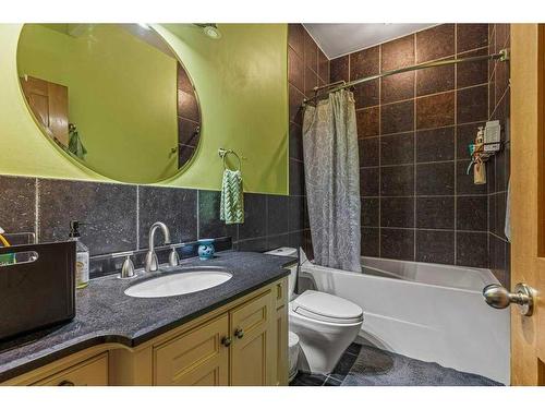 1275 Railway Avenue, Canmore, AB - Indoor Photo Showing Bathroom