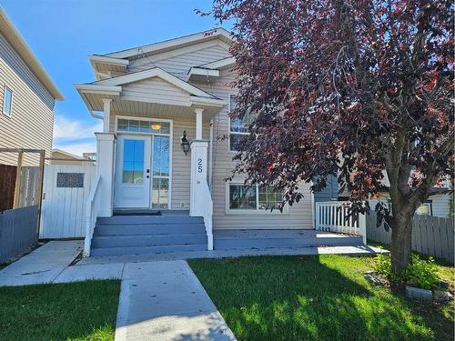 25 Martinvalley Road Ne, Calgary, AB - Outdoor