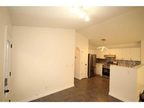 25 Martinvalley Road Ne, Calgary, AB - Indoor Photo Showing Kitchen