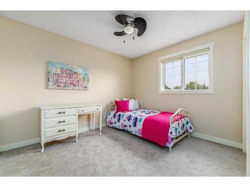 214 Diamond Court Se, Calgary, AB - Indoor Photo Showing Bedroom