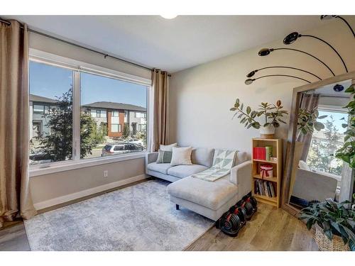 41 Homestead Boulevard Ne, Calgary, AB - Indoor Photo Showing Living Room