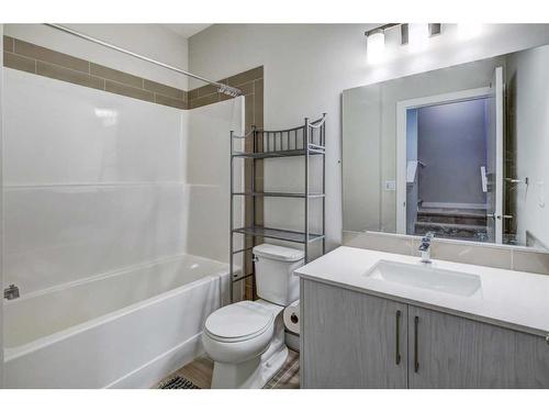 41 Homestead Boulevard Ne, Calgary, AB - Indoor Photo Showing Bathroom