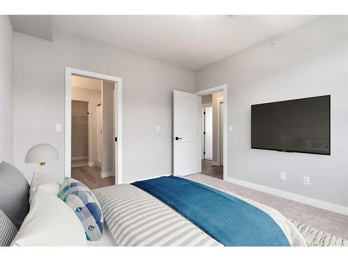 2403-55 Lucas Way Nw, Calgary, AB - Indoor Photo Showing Bedroom