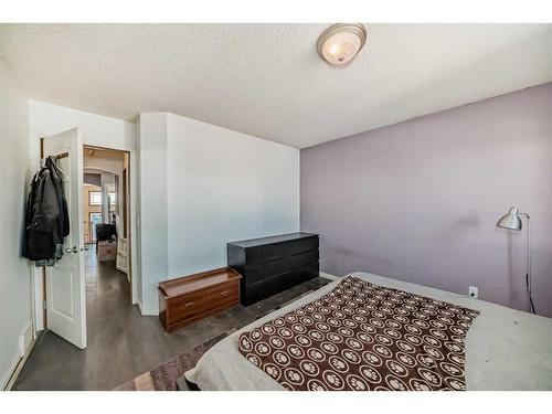 149 Covebrook Close Ne, Calgary, AB - Indoor Photo Showing Bedroom