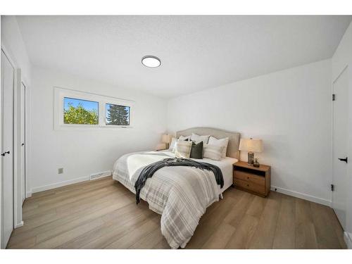 728 Mapleton Drive Se, Calgary, AB - Indoor Photo Showing Bedroom