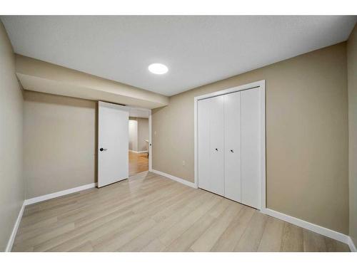 728 Mapleton Drive Se, Calgary, AB - Indoor