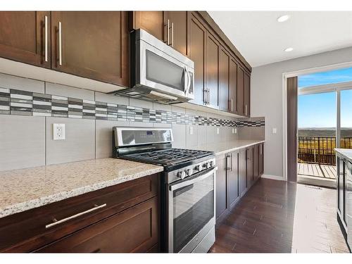 228 Cranarch Crescent Se, Calgary, AB - Indoor Photo Showing Kitchen