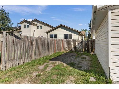 3803 44 Avenue Ne, Calgary, AB - Outdoor