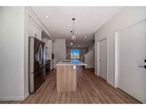 135 Edith Drive Nw, Calgary, AB - Indoor Photo Showing Kitchen