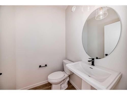 135 Edith Drive Nw, Calgary, AB - Indoor Photo Showing Bathroom