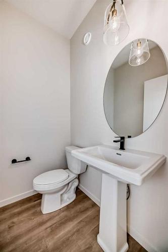 135 Edith Drive Nw, Calgary, AB - Indoor Photo Showing Bathroom