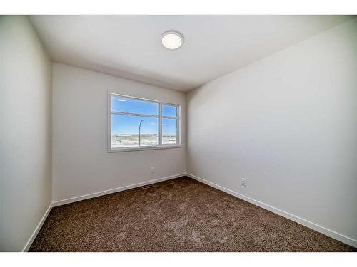 135 Edith Drive Nw, Calgary, AB - Indoor Photo Showing Other Room