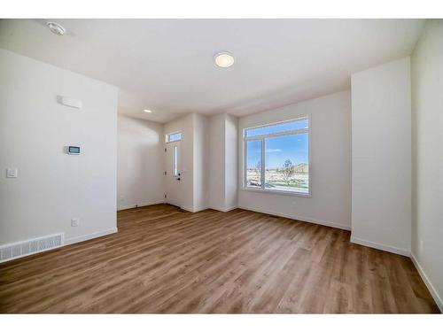 135 Edith Drive Nw, Calgary, AB - Indoor Photo Showing Other Room