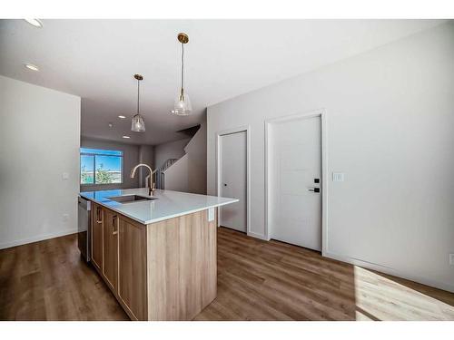 135 Edith Drive Nw, Calgary, AB - Indoor Photo Showing Kitchen