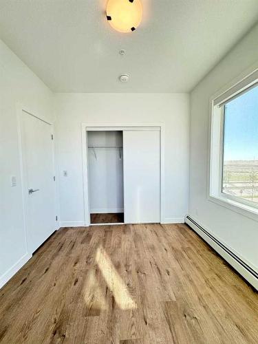 2304-395 Skyview Parkway Ne, Calgary, AB - Indoor Photo Showing Other Room