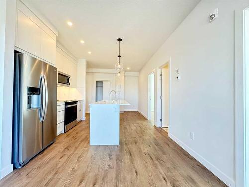 2304-395 Skyview Parkway Ne, Calgary, AB - Indoor Photo Showing Kitchen