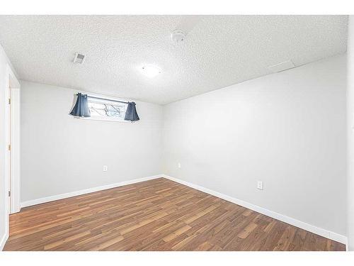 196 Windermere Road Sw, Calgary, AB - Indoor Photo Showing Other Room