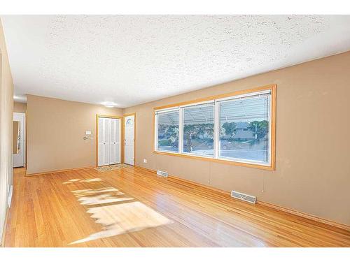 196 Windermere Road Sw, Calgary, AB - Indoor Photo Showing Other Room