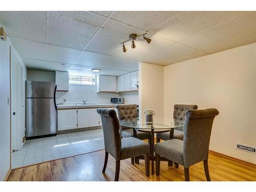 924 42 Street Se, Calgary, AB - Indoor Photo Showing Dining Room