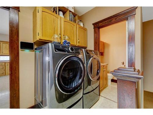 254041 Twp Road 252, Strathmore, AB - Indoor Photo Showing Laundry Room