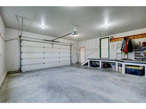 254041 Twp Road 252, Strathmore, AB - Indoor Photo Showing Garage