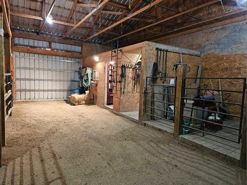 254041 Twp Road 252, Rural Wheatland County, AB - Indoor Photo Showing Garage