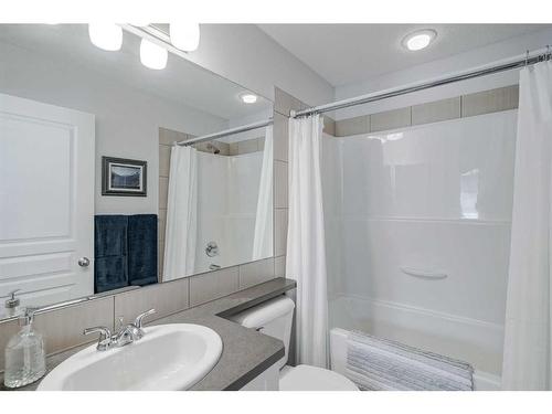 1410 Auburn Bay Square Se, Calgary, AB - Indoor Photo Showing Bathroom