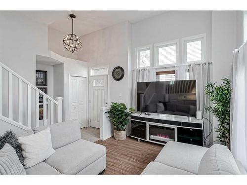 1410 Auburn Bay Square Se, Calgary, AB - Indoor Photo Showing Living Room