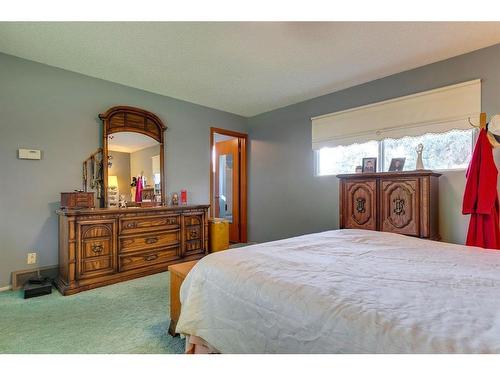 271058 Range Road 22, Rural Rocky View County, AB - Indoor Photo Showing Bedroom