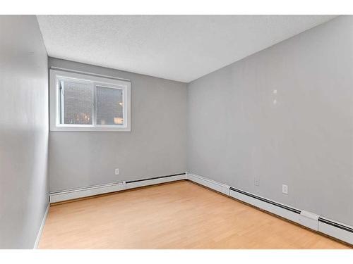 203-431 1 Avenue Ne, Calgary, AB - Indoor Photo Showing Other Room