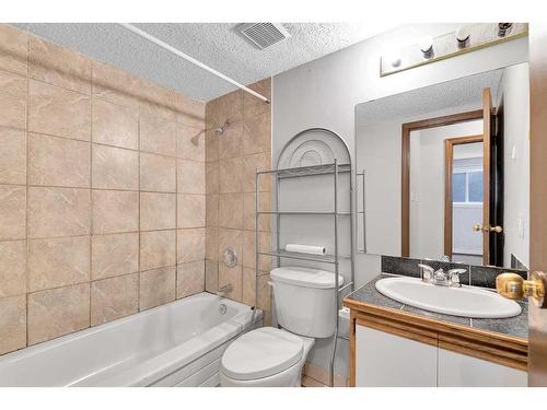 203-431 1 Avenue Ne, Calgary, AB - Indoor Photo Showing Bathroom