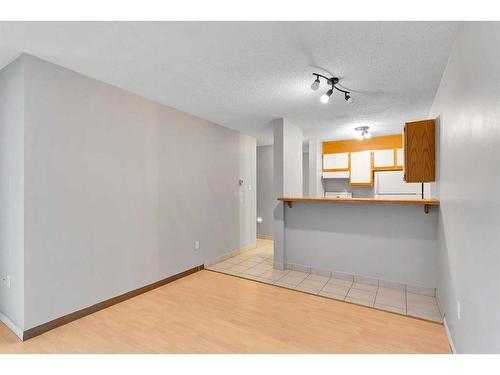 203-431 1 Avenue Ne, Calgary, AB - Indoor Photo Showing Other Room