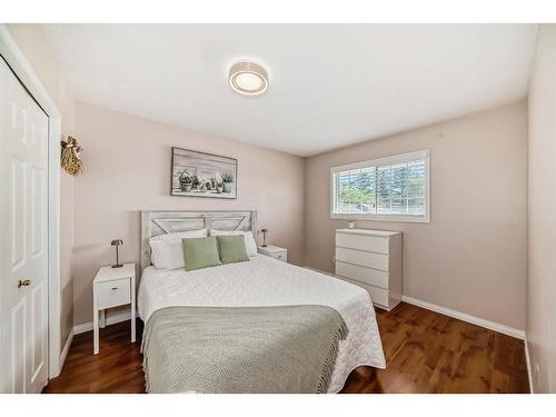 208 Scenic Acres Terrace Nw, Calgary, AB - Indoor Photo Showing Bedroom