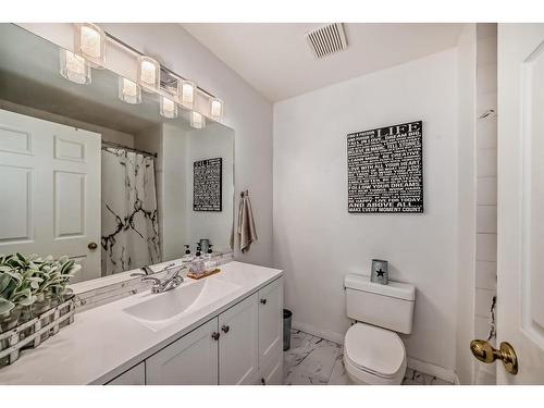 208 Scenic Acres Terrace Nw, Calgary, AB - Indoor Photo Showing Bathroom