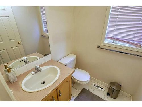 250 Coral Keys Court Ne, Calgary, AB - Indoor Photo Showing Bathroom