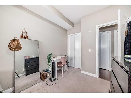 306-22 Auburn Bay Link Se, Calgary, AB - Indoor Photo Showing Bathroom