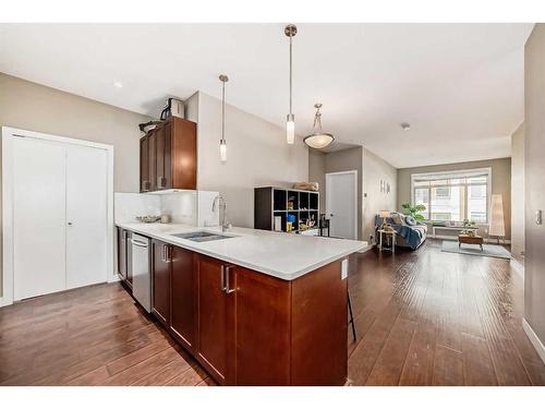 306-22 Auburn Bay Link Se, Calgary, AB - Indoor Photo Showing Kitchen