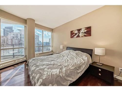 2302-1078 6 Avenue Sw, Calgary, AB - Indoor Photo Showing Bedroom