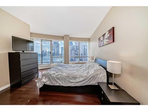 2302-1078 6 Avenue Sw, Calgary, AB - Indoor Photo Showing Bedroom