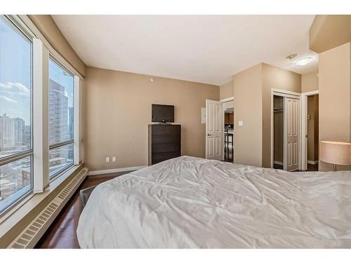 2302-1078 6 Avenue Sw, Calgary, AB - Indoor Photo Showing Bedroom