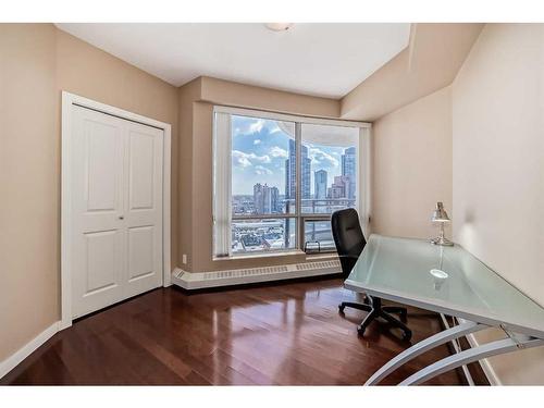 2302-1078 6 Avenue Sw, Calgary, AB - Indoor Photo Showing Other Room