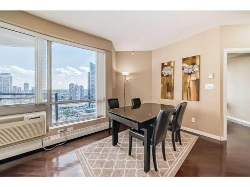 2302-1078 6 Avenue Sw, Calgary, AB - Indoor Photo Showing Dining Room