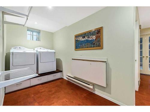 3619 3 Street Sw, Calgary, AB - Indoor Photo Showing Laundry Room