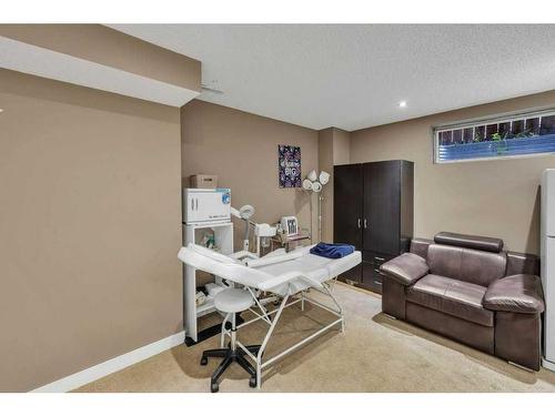 4 Tarington Link Ne, Calgary, AB - Indoor