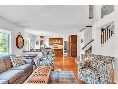 247 Citadel Park Nw, Calgary, AB - Indoor Photo Showing Living Room