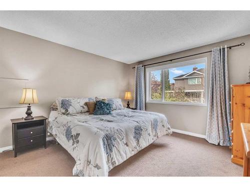 247 Citadel Park Nw, Calgary, AB - Indoor Photo Showing Bedroom